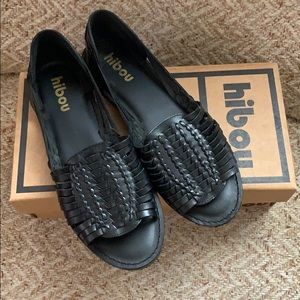 BNIB - Hibou Sandals - size 8